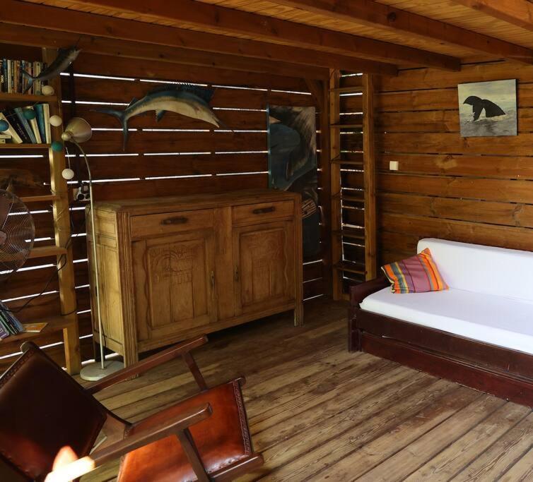 Malendure, Maison En Bord De Mer A L'ombre Du Manguier Holiday home